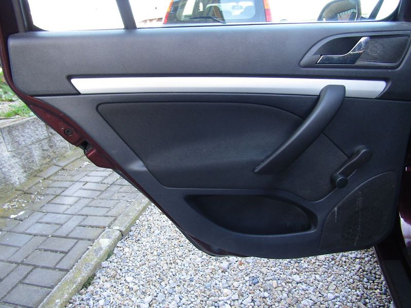 Škoda Octavia (2010) 1.6 TDI 77kW  DSG - fotka 20 z 34