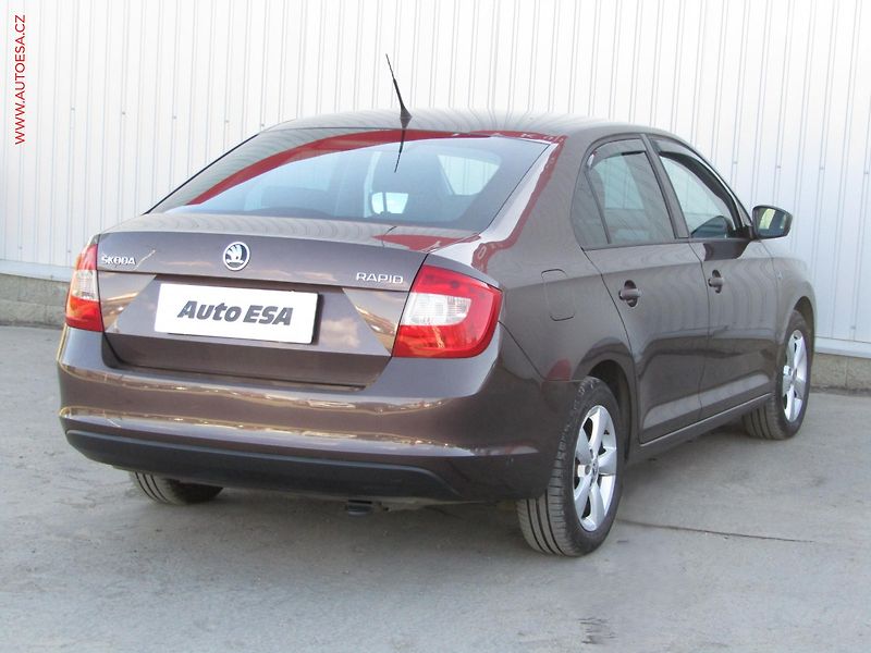 Škoda Rapid (2014) 1.2TSi, 2.maj,ČR, Fresh - fotka 4 z 16