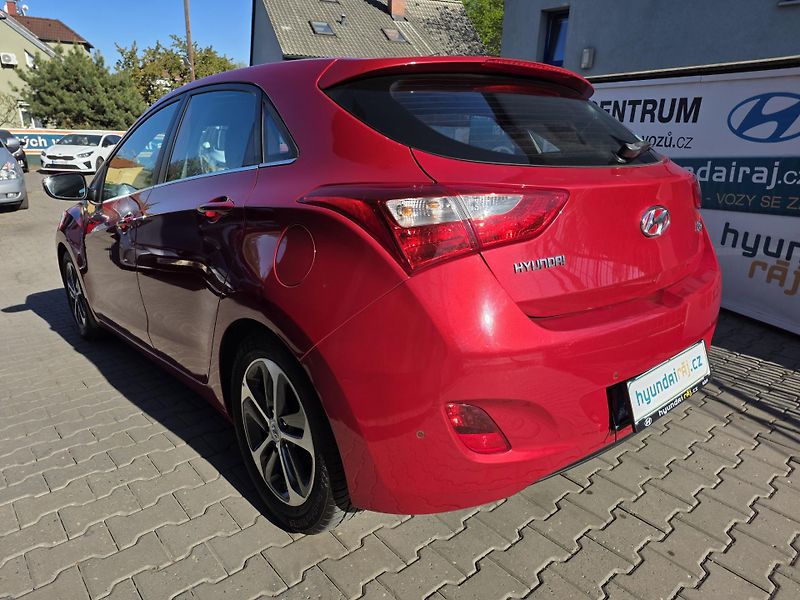 Hyundai i30 1.4-TOP VÝBAVA-AUT.KLIMA - fotka 9 z 15