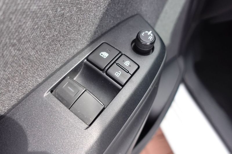 Toyota Yaris 1,5HSD Comfort - fotka 9 z 26