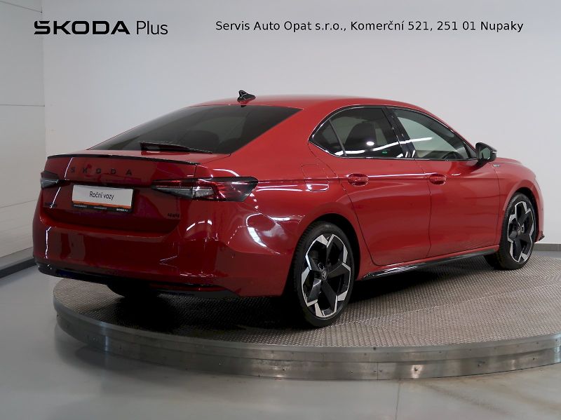 Škoda Superb (2025) SPORTLINE 2.0TSI 195KW 4x4 DSG - fotka 2 z 50