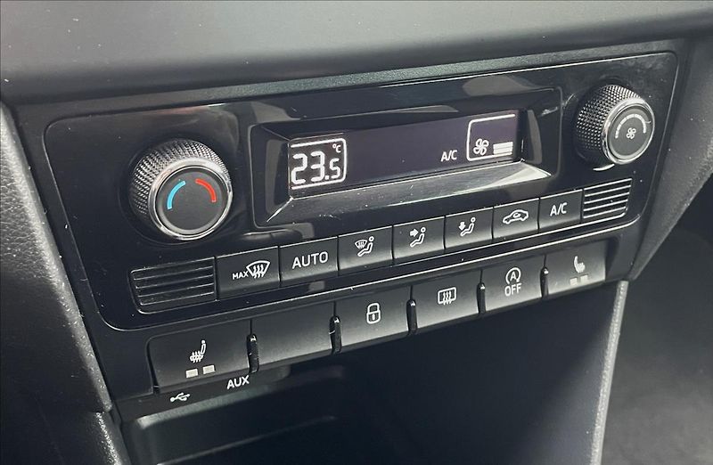 Škoda Rapid 1,6 tdi JOY 85kw led,xenon ,TZ - fotka 17 z 23