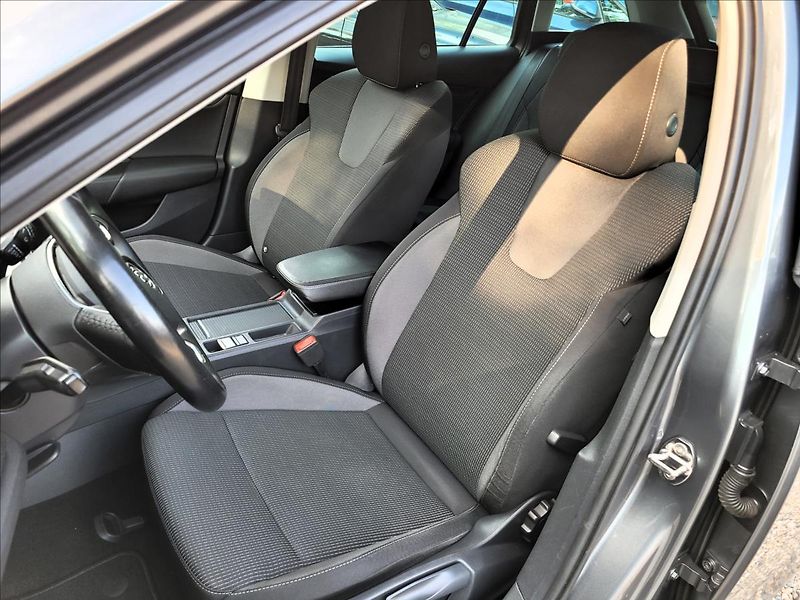 Škoda Octavia 1,0 TSI,NAVI,LED,VIRTUAL,KEYLE - fotka 8 z 50