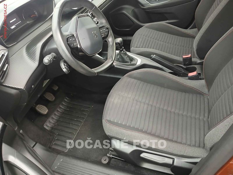 Peugeot 2008 (2020) 1.2i, servis.kniha - fotka 3 z 3