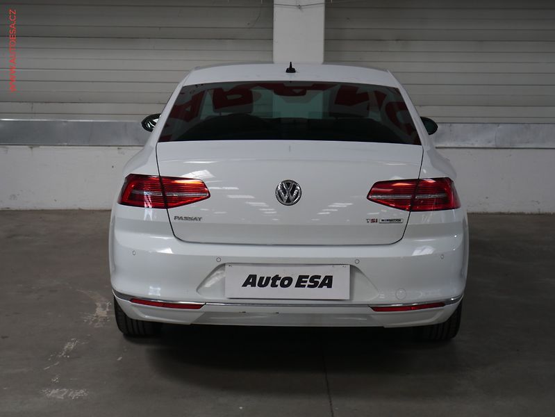Volkswagen Passat (2015) 1.4TSI, AT, navi, LED - fotka 5 z 28