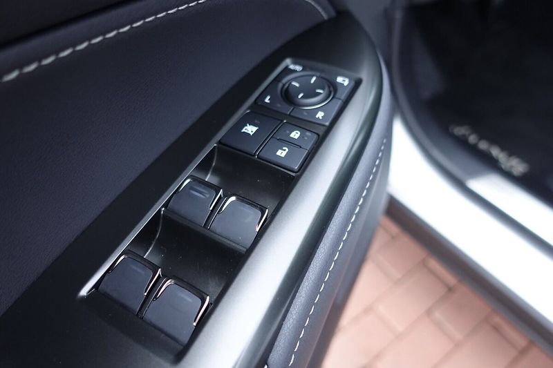 Lexus NX 350h NX350h Luxury Top Panoramic 4x - fotka 11 z 38