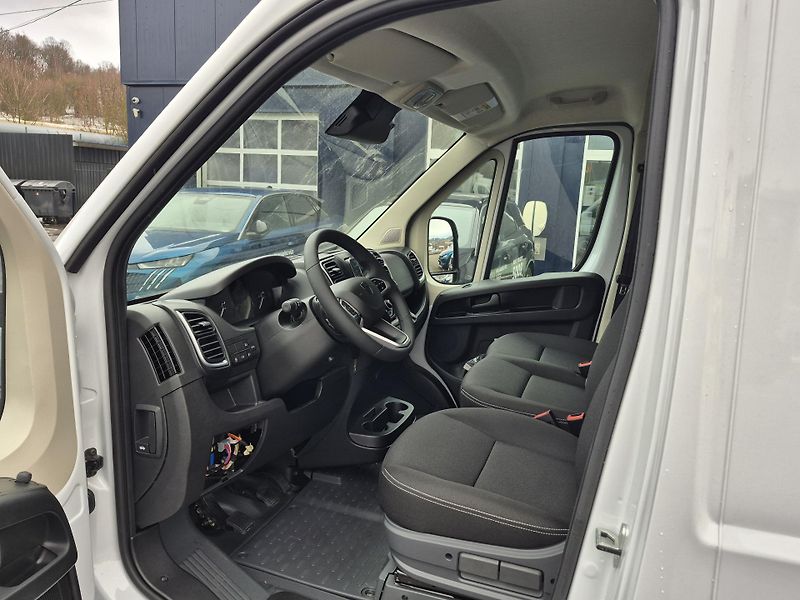 Peugeot Boxer (2026) 4350 L4H2 BlueHDi 180k S&S MAN - fotka 14 z 20