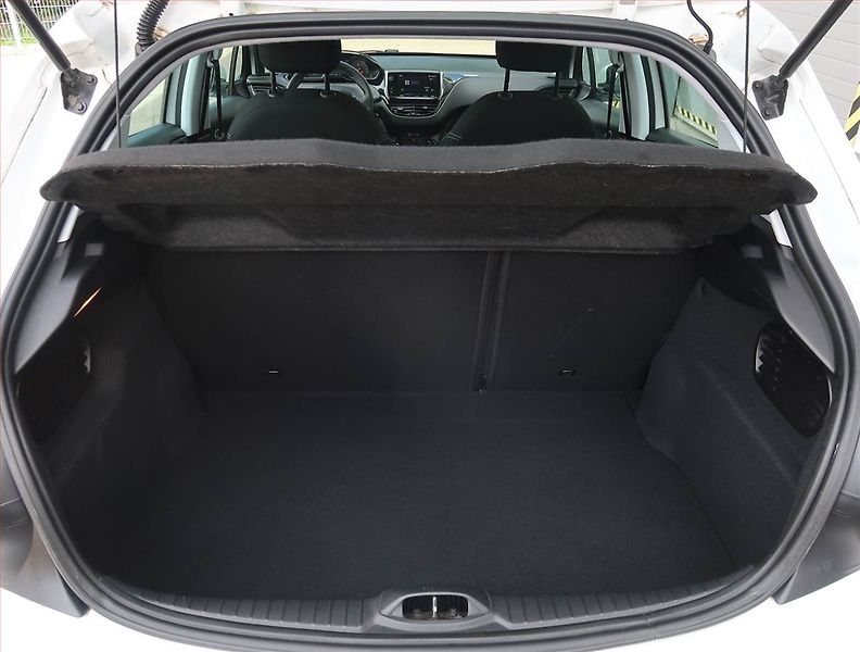 Peugeot 208 (2017) 1.6 BlueHDi, Serv.kniha - fotka 13 z 16