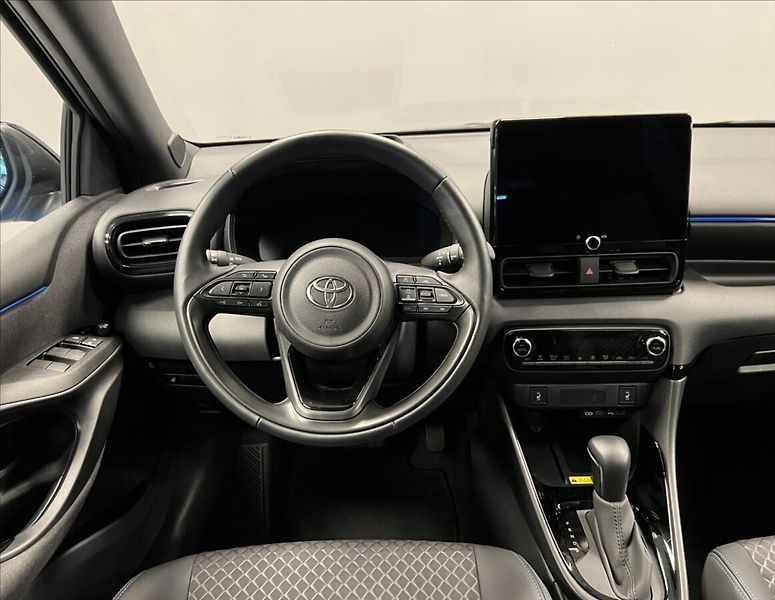 Toyota Yaris 1,5 Hybrid AT PREMIERE EDITION - fotka 5 z 17