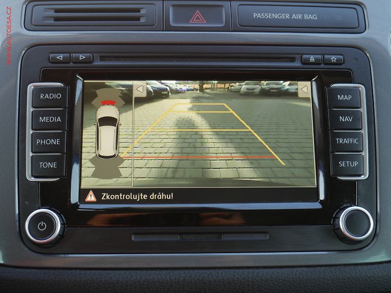Volkswagen Tiguan (2014) 2.0 TDi 4x4, 1.maj, Navi - fotka 16 z 21