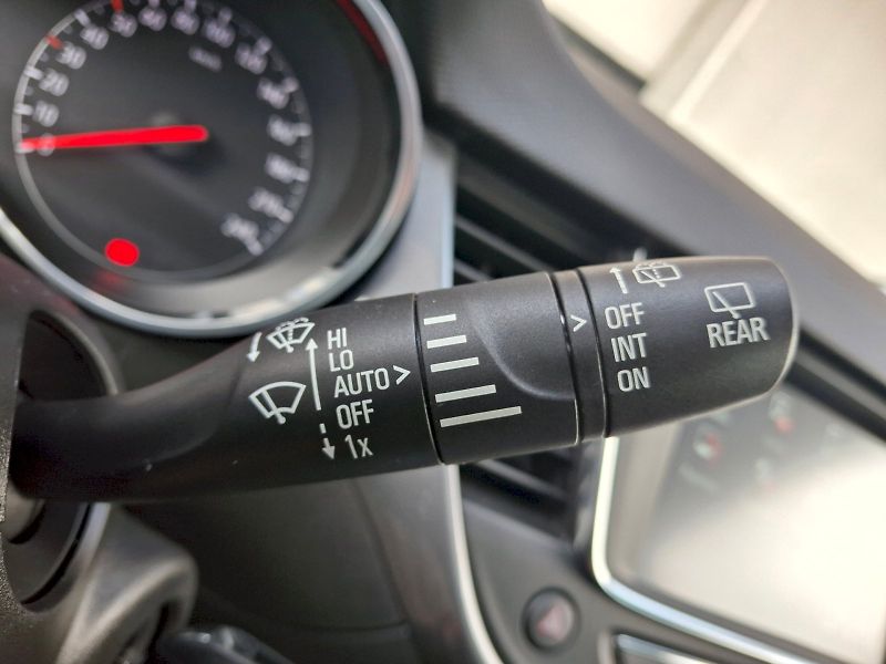 Opel Crossland X (2023) Elegance Automat 1,2Turbo 96kW - fotka 30 z 34