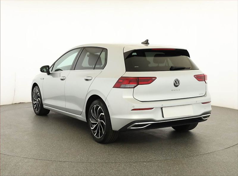 Volkswagen Golf (2024) 1.5 eTSI - fotka 4 z 20