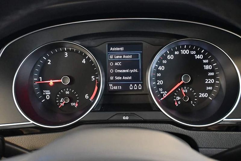 Volkswagen Passat (2023) 2.0 ELEGANCE LED MATRIX DSG AC - fotka 26 z 32