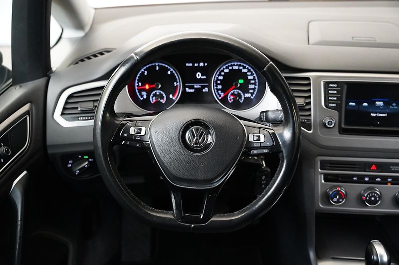 Volkswagen Golf Sportsvan - fotka 17 z 24