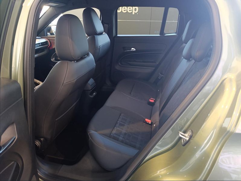 Jeep Avenger (2026) 1,2 Turbo e-Hybrid 110k  85th - fotka 10 z 19