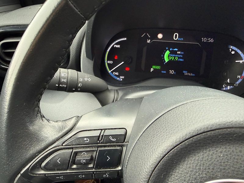 Toyota Yaris Cross 1.5 HSD e-CVT Style Tech FWD - fotka 17 z 26