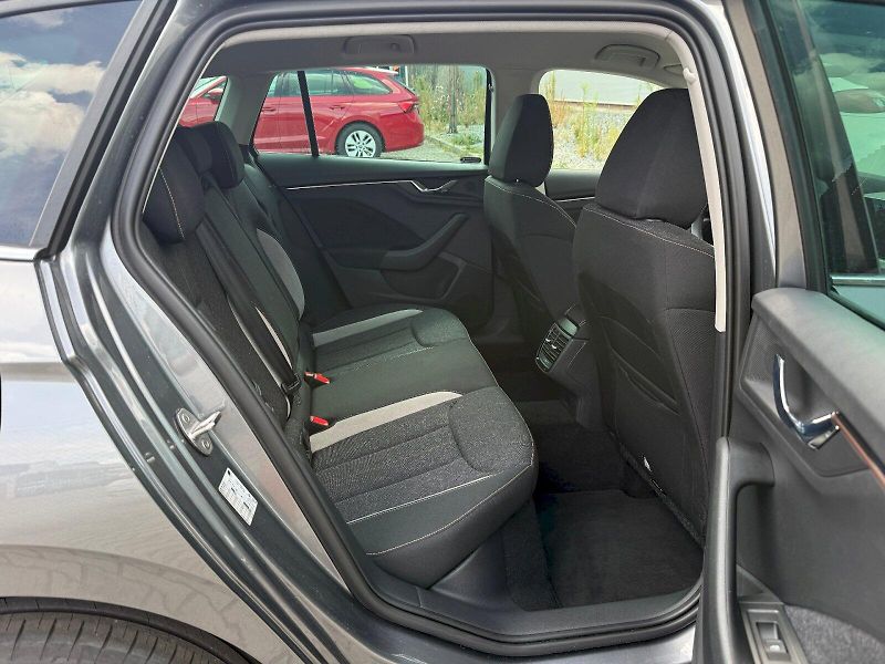 Škoda Scala (2025) 1.0 TSI 85 kW DSG TopSelection - fotka 24 z 25