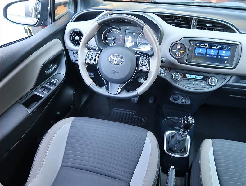 Toyota Yaris (2020) 1.5 Dual VVT-i, Serv.kniha - fotka 7 z 19