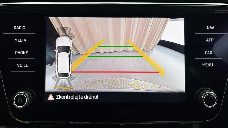 Škoda Superb 2.0 TDI Style Combi - fotka 12 z 26
