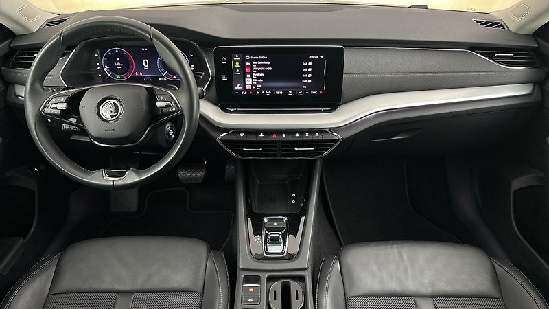 Škoda Octavia 2.0 TDI DSG Style Combi - fotka 8 z 25