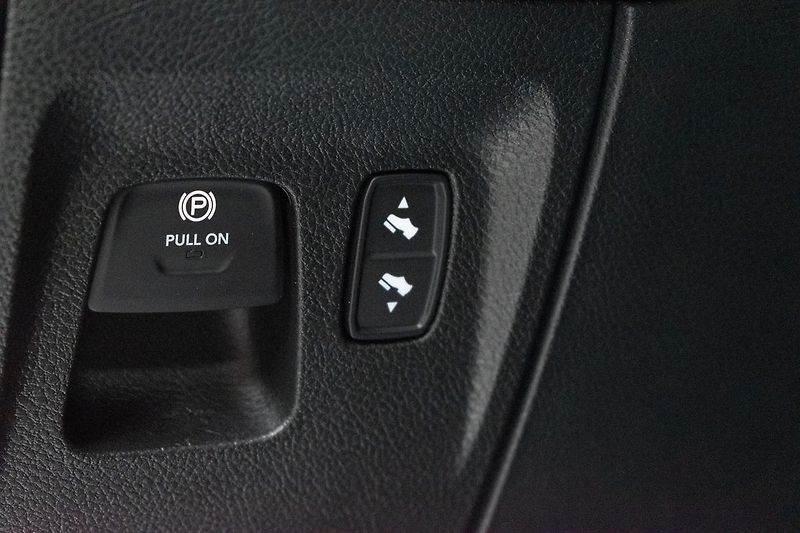 Dodge RAM 5.7 HEMI*LIMITED*AIR*LPG*ČR 1M - fotka 18 z 48