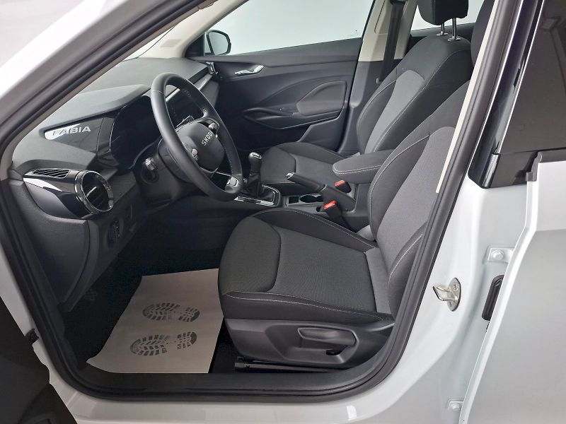 Škoda Fabia (2025) SELECTION TS 70/1.0 M5F - fotka 8 z 29