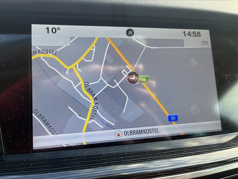 Opel Insignia 1,6 CDTi 100kW SPORTS TOURER - fotka 21 z 43