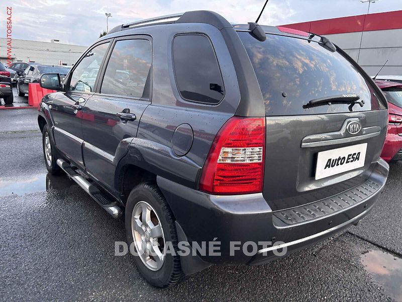 Kia Sportage (2008) 2.0i 4x4, ČR, autoAC, temp - fotka 2 z 3