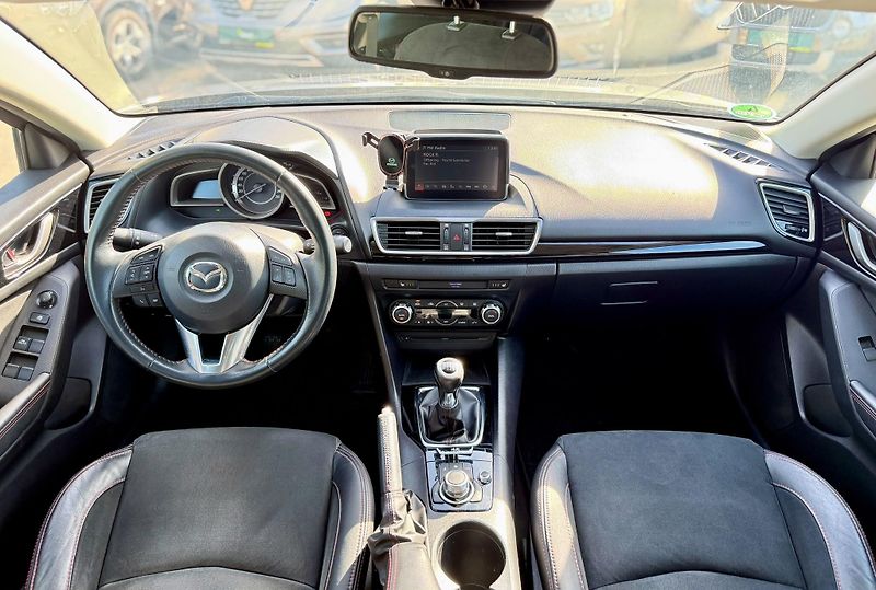 Mazda 3 - fotka 5 z 9