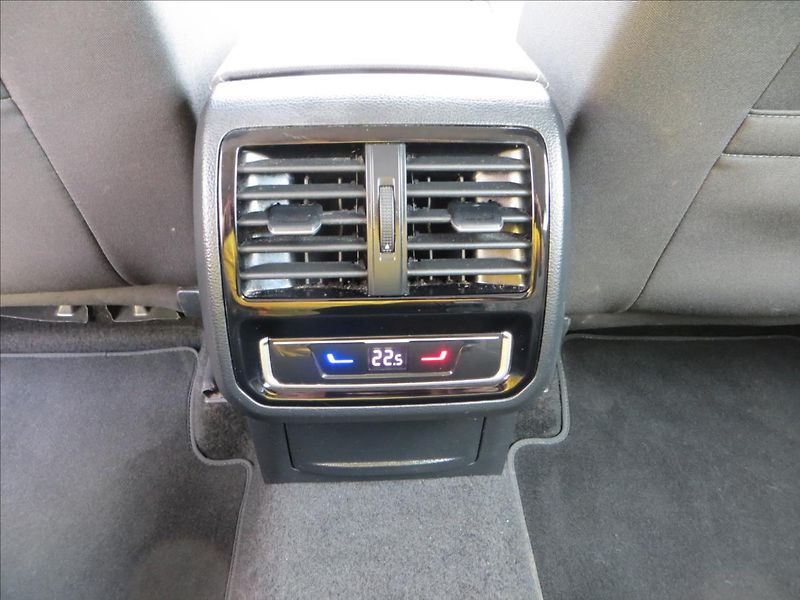 Volkswagen Passat 1,5 TSI 110kW DSG7 ČR Variant - fotka 26 z 27