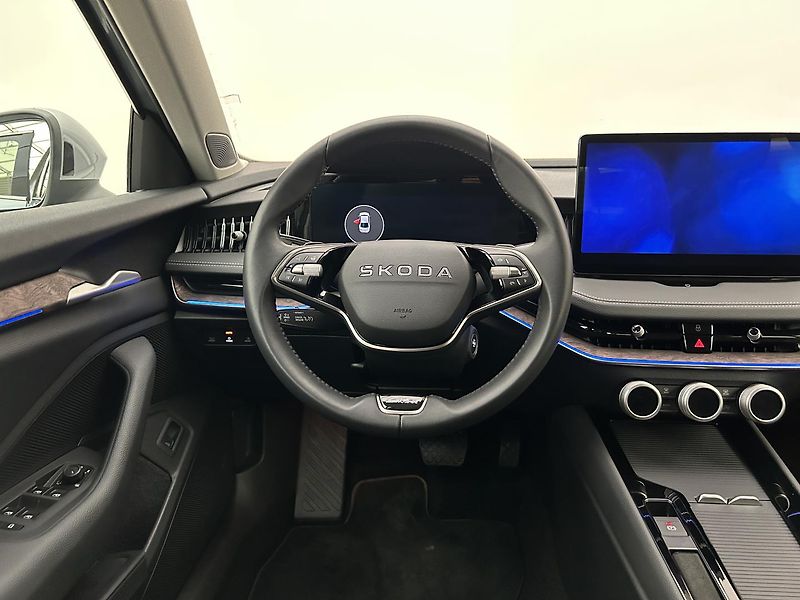 Škoda Superb 2.0 TDi L & K - fotka 5 z 30