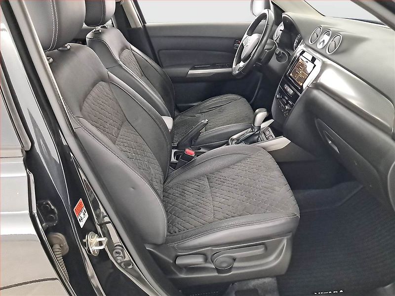Suzuki Vitara (2021) Elegance 1.4 BoosterJet - fotka 9 z 19