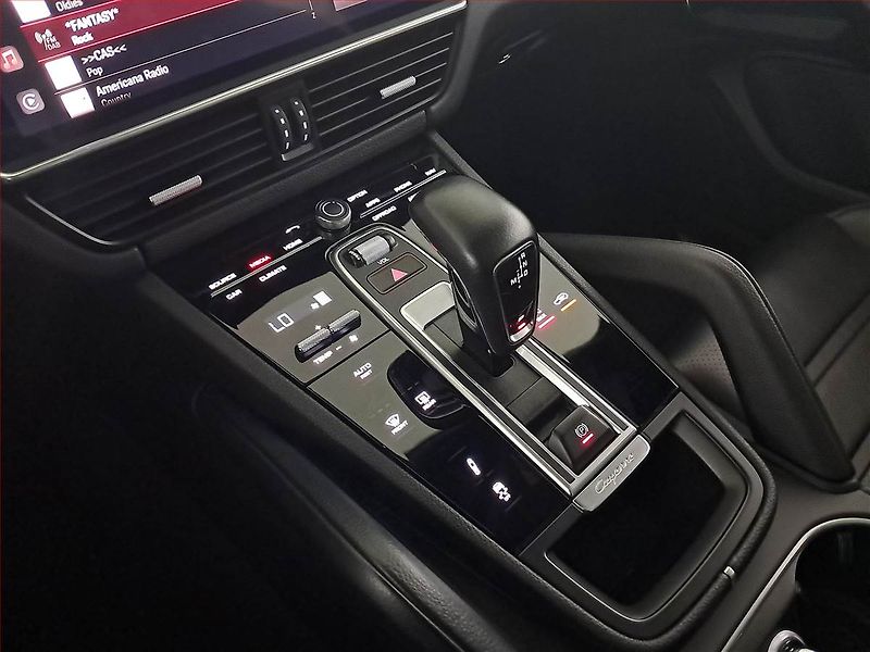 Porsche Cayenne (2023) V6 - fotka 13 z 29