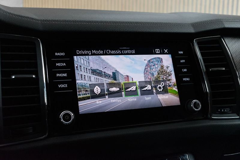 Škoda Kodiaq 2.0 TDI STYLE+*TAŽNÉ*DPH*ČR 1M - fotka 30 z 48
