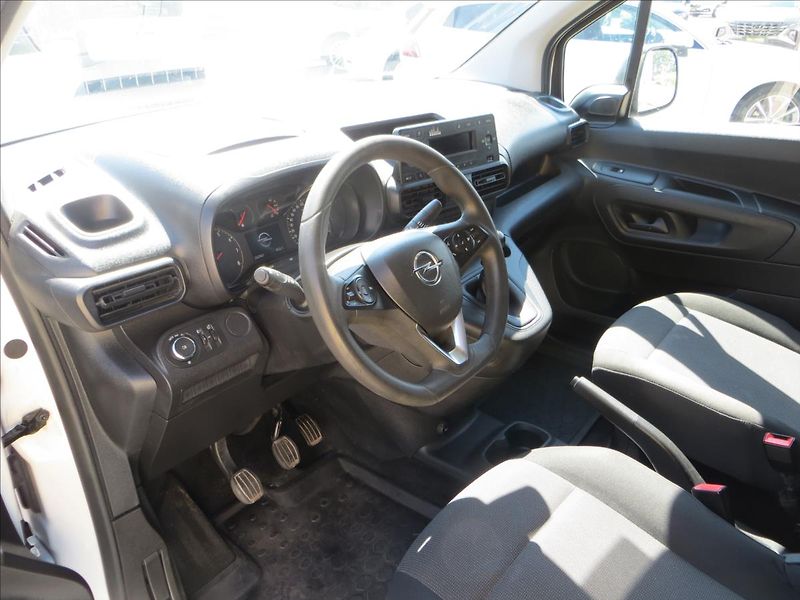 Opel Combo 1,5 CDTi 75 kW L1H1 Van Enjoy - fotka 13 z 19