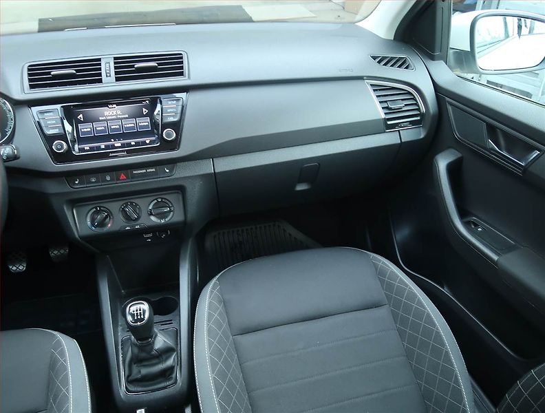 Škoda Fabia (2020) Drive 1.0 TSI, Tempomat - fotka 8 z 18