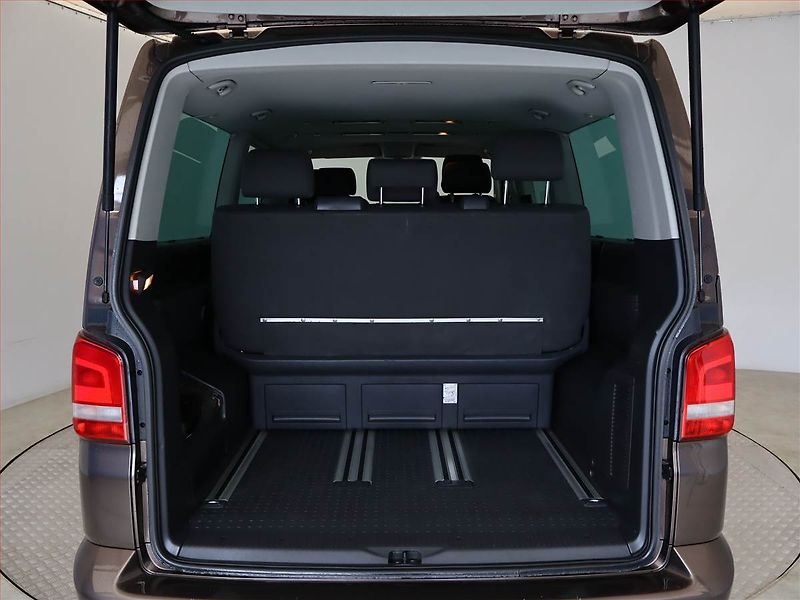 Volkswagen Multivan (2011) Comfortline 2.0 TDI - fotka 11 z 17