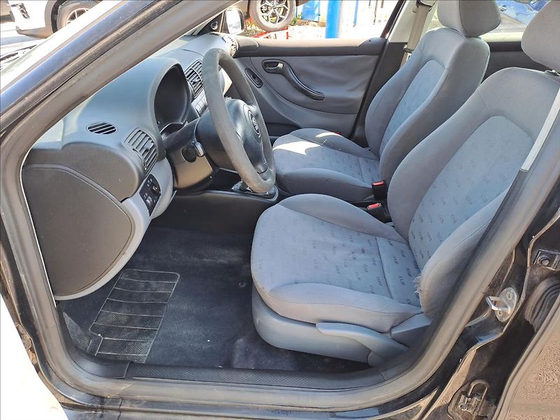 Seat Leon 1,4 i - fotka 5 z 13