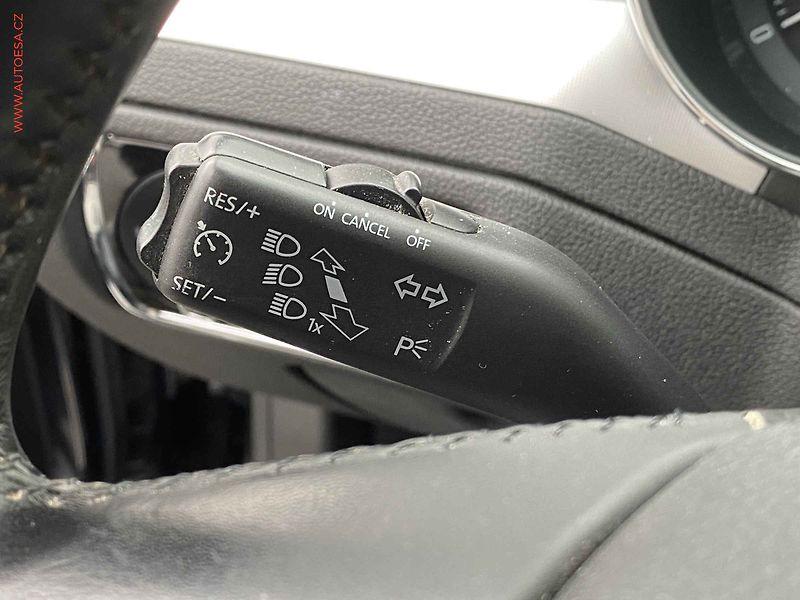 Škoda Superb (2012) 2.0 TDi 4x4, Elegance, TZ - fotka 14 z 21
