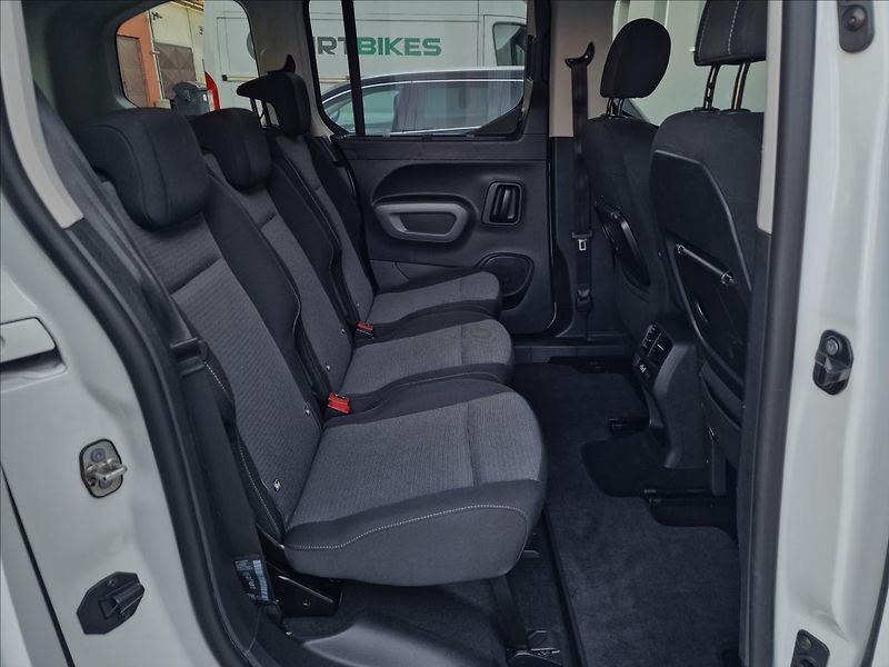 Toyota ProAce City 1.5 D-4D 130k L1 Family - fotka 15 z 49