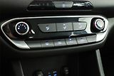 Hyundai i30 (2017) 1.0 T-GDI, Tempomat - náhled 13