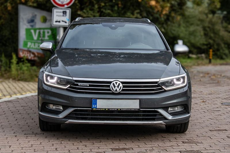 Volkswagen Passat - fotka 2 z 31