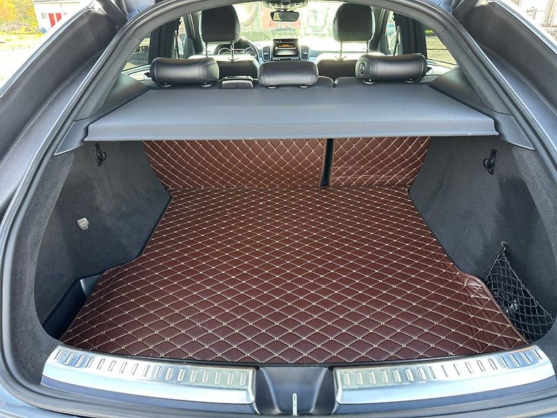 Mercedes-Benz GLE (2017) 350D 4Maric 190kw - fotka 15 z 29