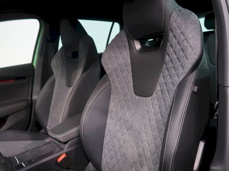 Škoda Octavia (2025) SPORTLINE 2.0TDI 110KW DSG NAV - fotka 14 z 40