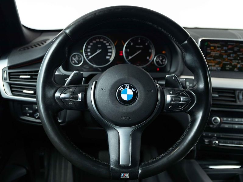 BMW X5 xDrive30d - fotka 13 z 23
