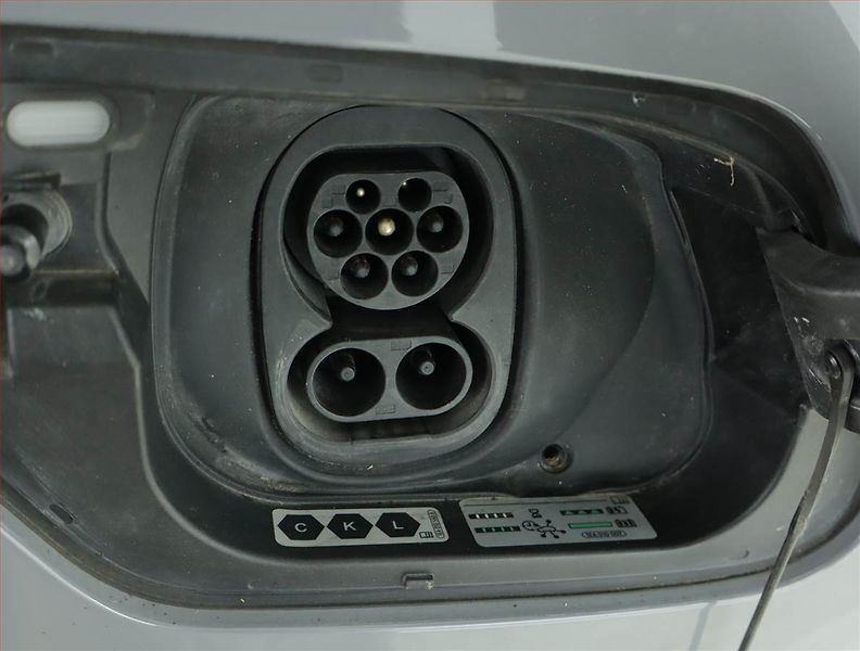 Volkswagen ID.3 (2023) Pro Perf. (62 kWh), SoH 88% - fotka 17 z 18