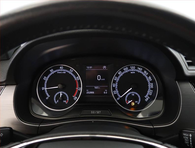Škoda Fabia (2021) Ambition 1.0 TSI, Tempomat - fotka 11 z 22