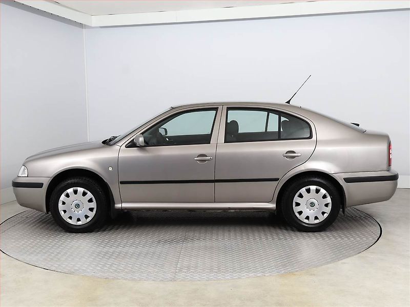 Škoda Octavia (2007) 1.6, nová STK, Tažné - fotka 3 z 11