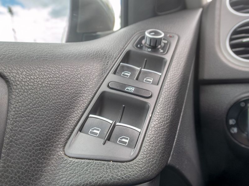Volkswagen Tiguan (2010) ČR 2.0TSI 125KW 4x4 - SERVIS - fotka 29 z 48