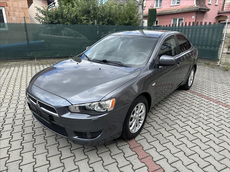 Mitsubishi Lancer 1,6 33 tis KM !! TOP STAV !! - fotka 9 z 27